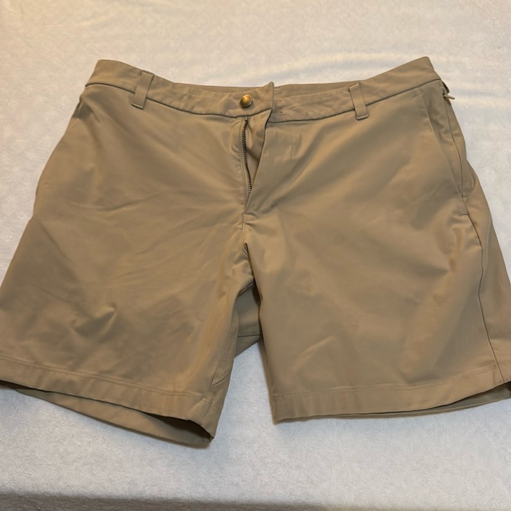 Lululemon commission short